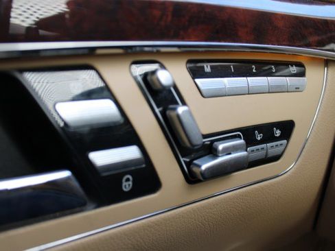 Used 2013 Mercedes-Benz S 550 4MATIC image 40