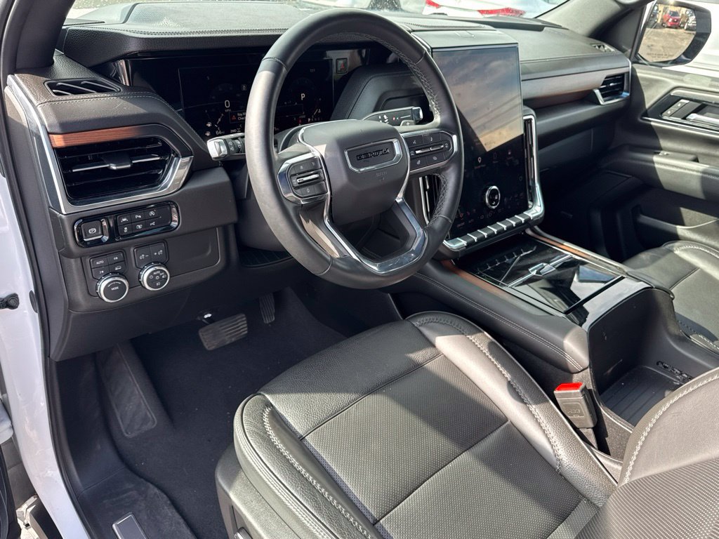 Used 2025 GMC Yukon Denali AWD/4WD image 11