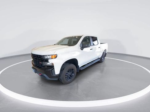 Used 2019 Chevrolet Silverado 1500 Custom Trail Boss w/ Custom Convenience Package AWD/4WD image 3