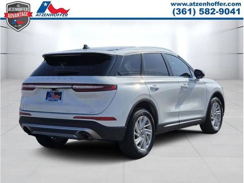 Used 2022 Lincoln Corsair FWD image 3