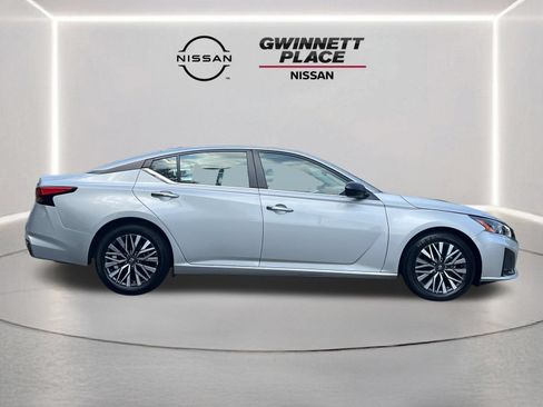 Certified 2024 Nissan Altima 2.5 SV FWD image 26