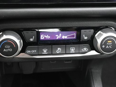 New 2025 Nissan Versa SR w/ Trunk Package FWD image 17