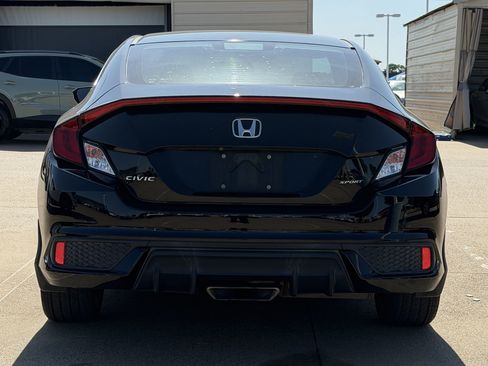 Used 2020 Honda Civic Sport image 6