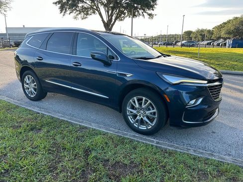 Used 2023 Buick Enclave Essence w/ Experience Buick Package FWD image 8