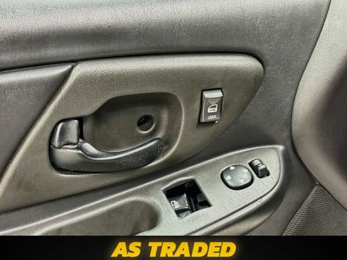 Used 2001 Chevrolet Monte Carlo LS w/ Preferred Equipment Group 1 FWD image 18
