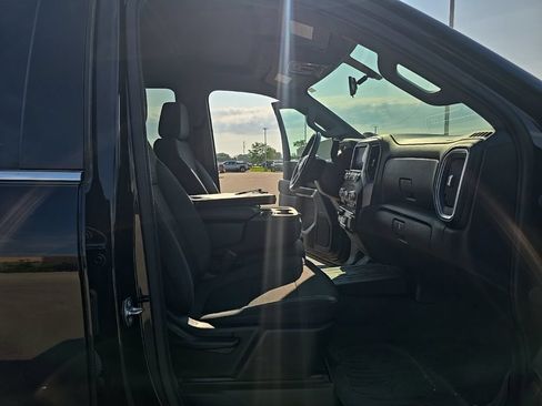 Used 2022 GMC Sierra 3500 SLE w/ SLE Convenience Package AWD/4WD image 18