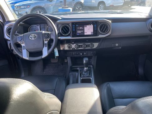 Used 2019 Toyota Tacoma SR5 image 3