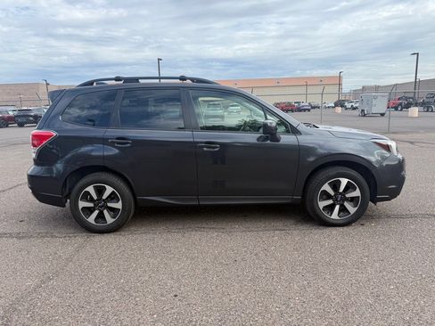 Used 2018 Subaru Forester 2.5i Premium AWD/4WD image 4