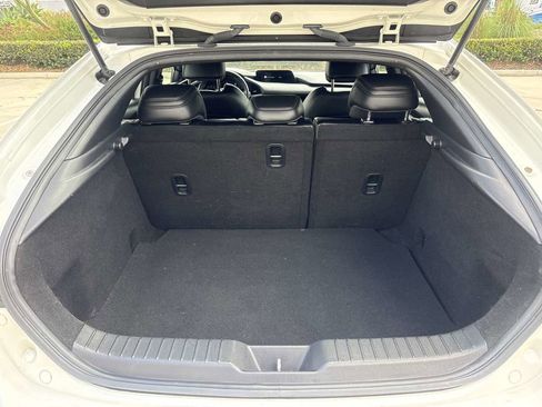 Used 2019 MAZDA MAZDA3 Hatchback FWD image 9