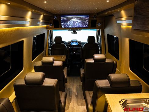 Used 2025 Mercedes-Benz Sprinter 3500 image 40
