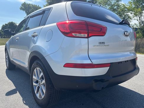Used 2016 Kia Sportage LX FWD image 3