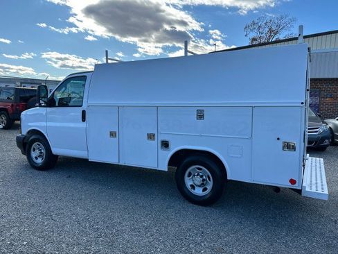 Used 2017 Chevrolet Express 3500 image 12