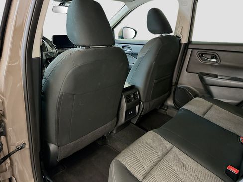 Used 2025 Nissan Rogue SV image 27