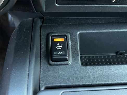 Certified 2024 Nissan Titan SV w/ SV Convenience Package image 19