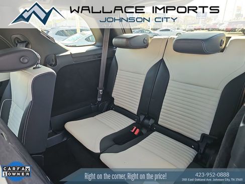 Used 2023 Land Rover Discovery HSE R-Dynamic image 9