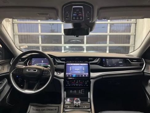 Used 2023 Jeep Grand Cherokee 4WD 4xe w/ Luxury Tech Group II image 23