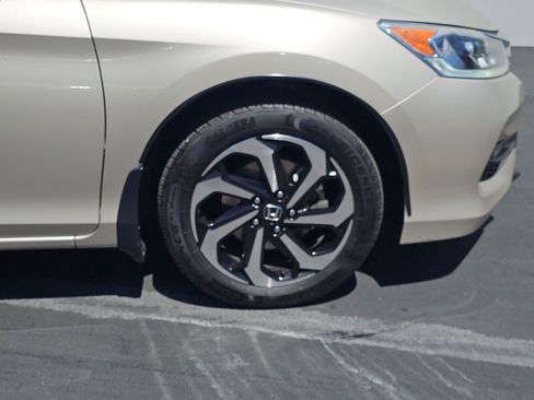 Used 2016 Honda Accord EX image 44