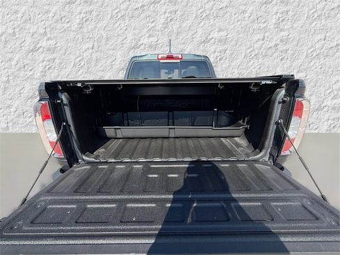 Used 2021 GMC Canyon Denali image 12