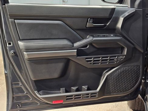 Used 2025 Toyota Tacoma SR5 image 20