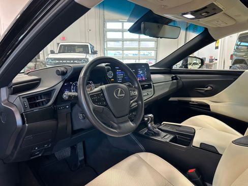 Used 2022 Lexus ES 350 w/ Premium Package image 15