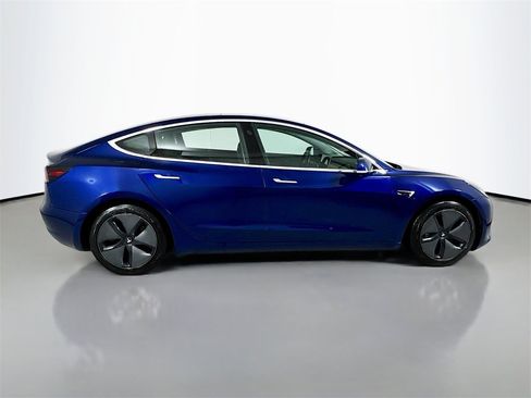 Used 2018 Tesla Model 3 Long Range image 9