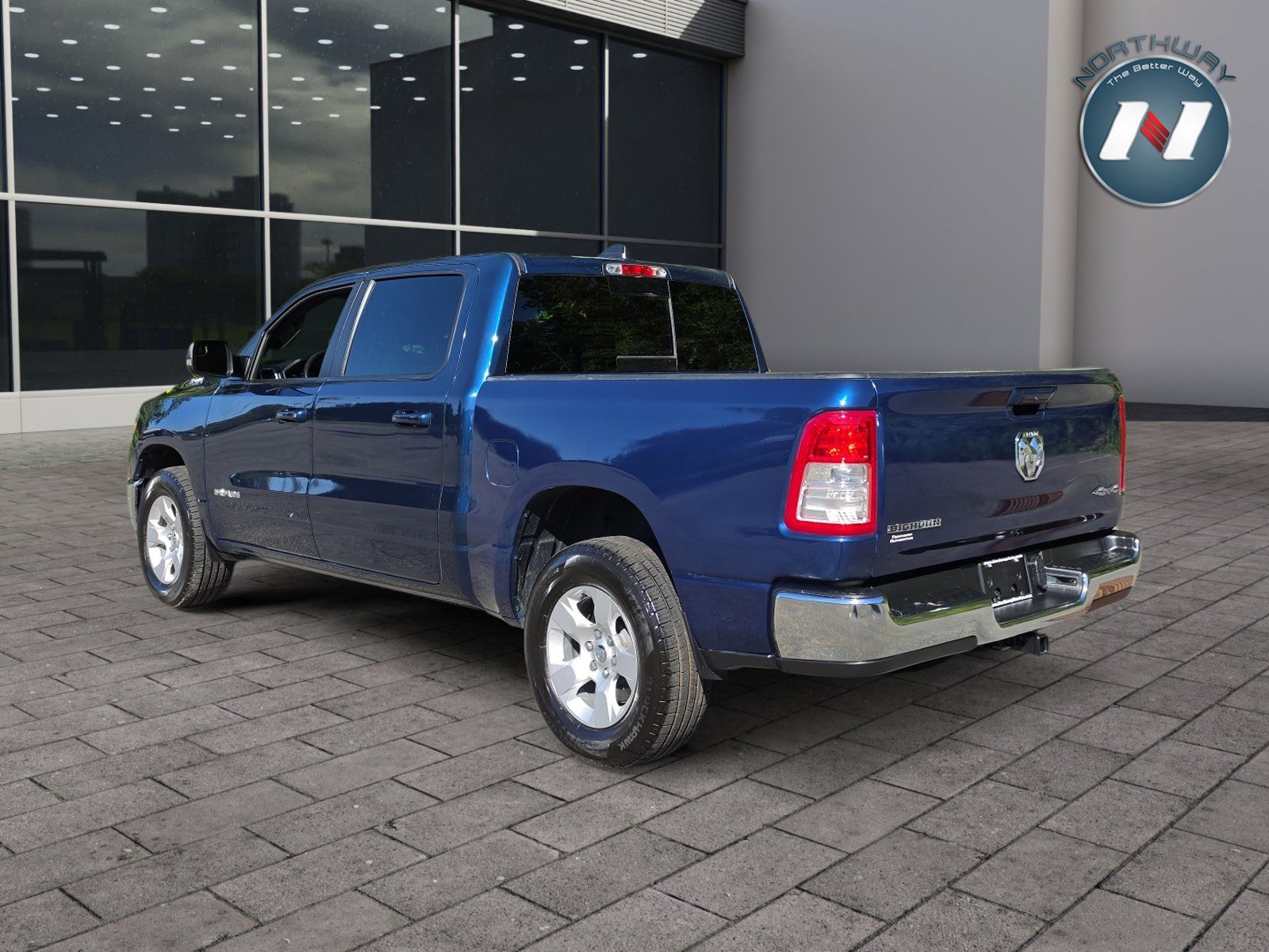 Used 2022 RAM 1500 Big Horn AWD/4WD image 3
