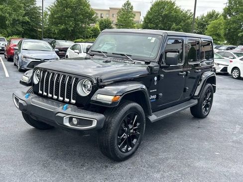 Used 2022 Jeep Wrangler Unlimited Sahara w/ Cold Weather Group AWD/4WD image 8