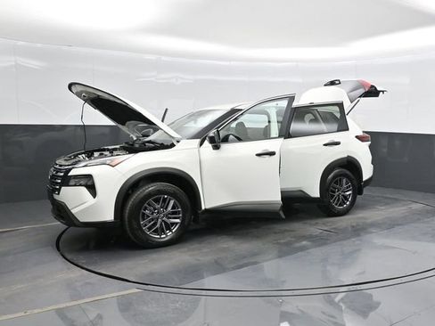 New 2026 Nissan Rogue S image 38