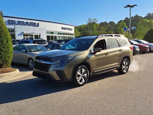 Used 2025 Subaru Ascent Premium AWD/4WD image 2