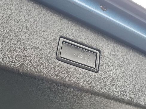 Used 2019 Volkswagen Tiguan SEL image 35