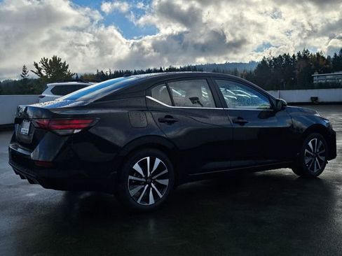 Used 2025 Nissan Sentra SV w/ SV Premium Package image 5