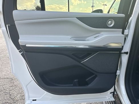 New 2026 Lincoln Navigator L Reserve image 25