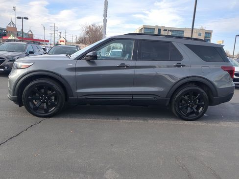 Used 2023 Ford Explorer ST-Line w/ Class IV Trailer Tow Package image 7