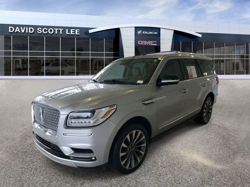 Used 2021 Lincoln Navigator Reserve w/ Luxury Package image 2