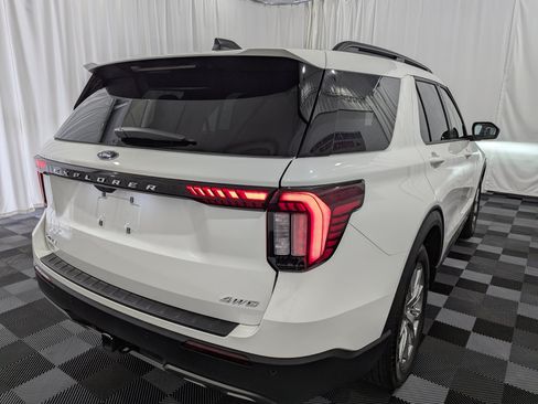 Used 2026 Ford Explorer Active w/ Active Comfort Package AWD/4WD image 7