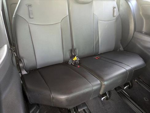 Used 2021 Toyota Sienna XSE w/ XSE Plus Package FWD image 21