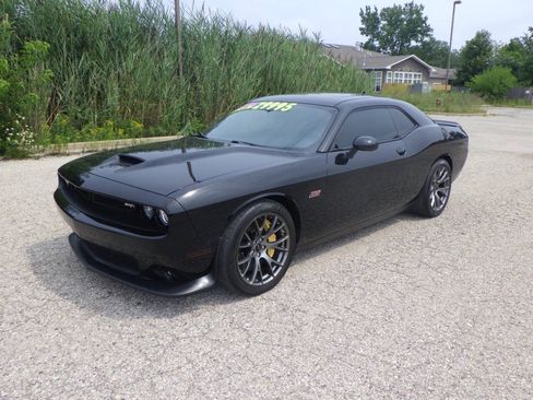 Used 2015 Dodge Challenger SRT w/ Technology Group RWD image 1