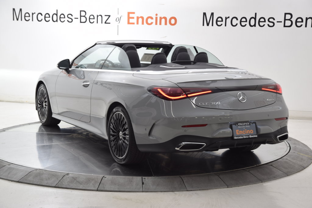 Used 2025 Mercedes-Benz CLE 300 4MATIC Cabriolet image 4