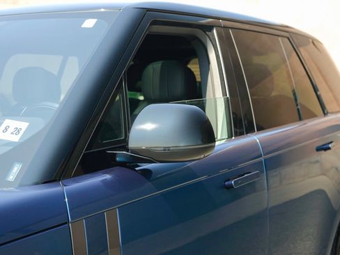 Used 2023 Land Rover Range Rover SE AWD/4WD image 10