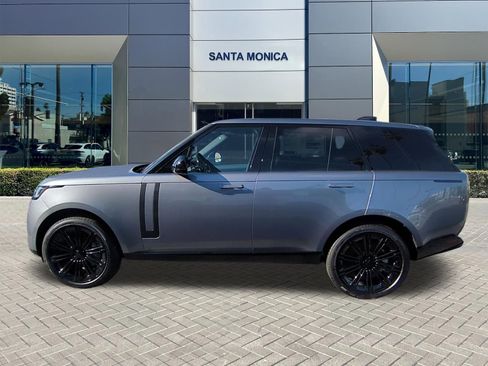 New 2026 Land Rover Range Rover SE image 2