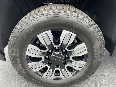 New 2026 GMC Sierra 2500 Denali w/ Denali Reserve Package image 6