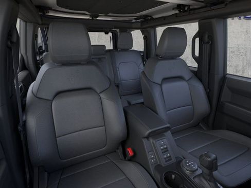 New 2025 Ford Bronco Badlands image 11