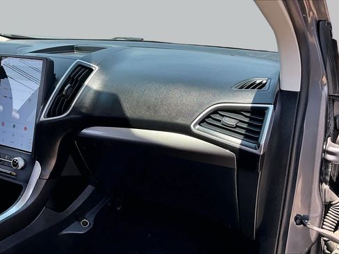 Certified 2021 Ford Edge SE FWD image 17