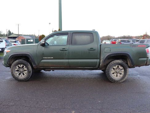 Certified 2022 Toyota Tacoma TRD Off-Road image 8