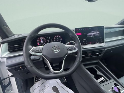 New 2026 Volkswagen Tiguan SE R-Line AWD/4WD image 13
