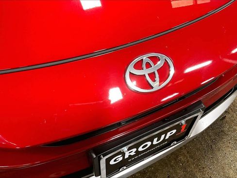 Used 2025 Toyota Prius Plug-In Hybrid image 28