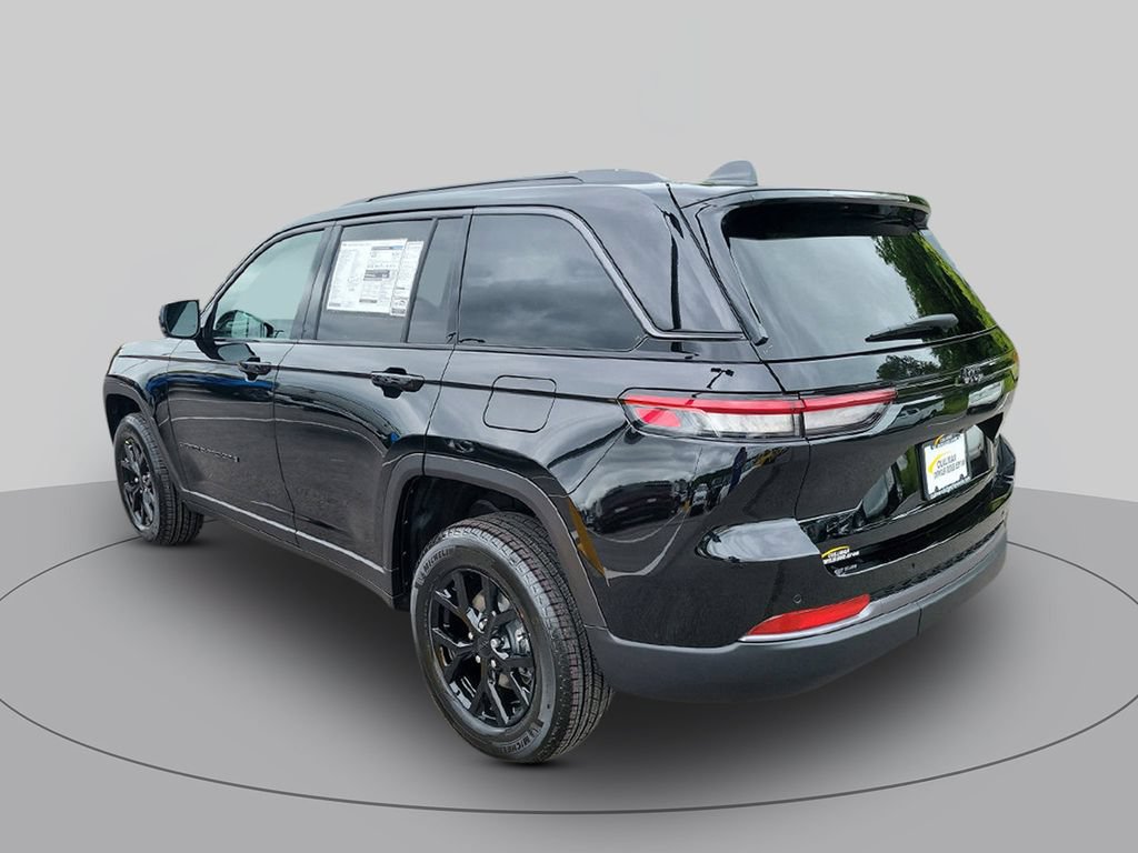 New 2026 Jeep Grand Cherokee Altitude RWD image 5