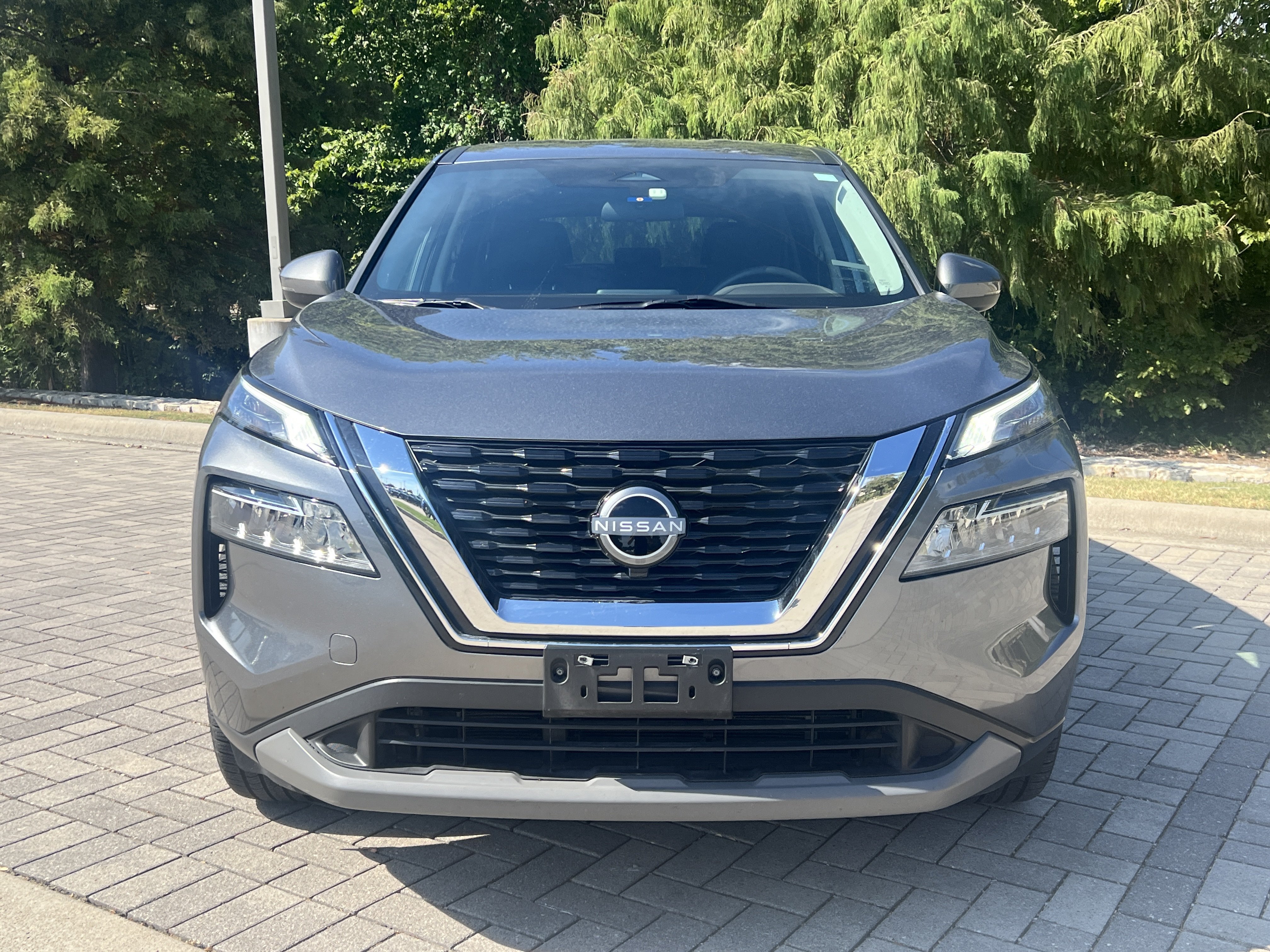Used 2023 Nissan Rogue SV FWD image 3