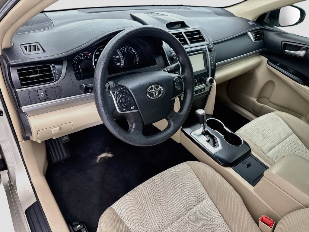 Used 2014 Toyota Camry LE FWD image 9