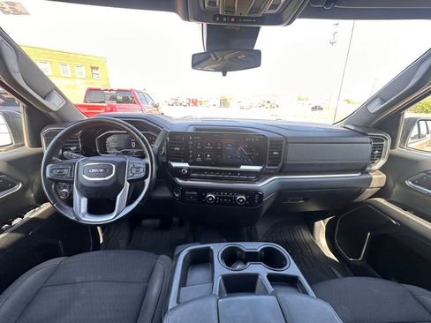 Used 2022 GMC Sierra 1500 Elevation w/ LPO, Elevation Black Package image 15